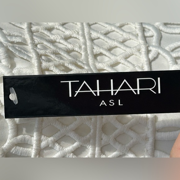 NWT TAHARI s8 ivory sheath dress-made exclusively for NEIMAN MARCUS-Macrame’ - Picture 7 of 11